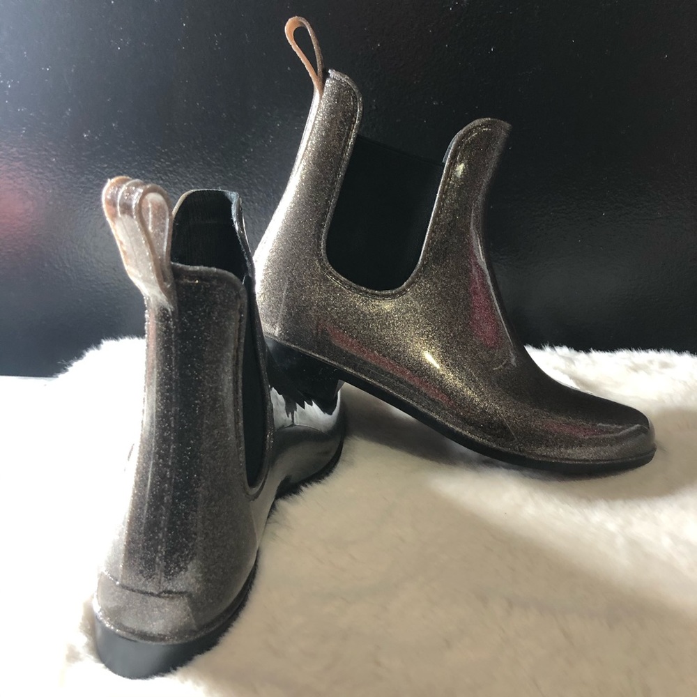 Cute and fashionable ankle rain ☔️ boots !